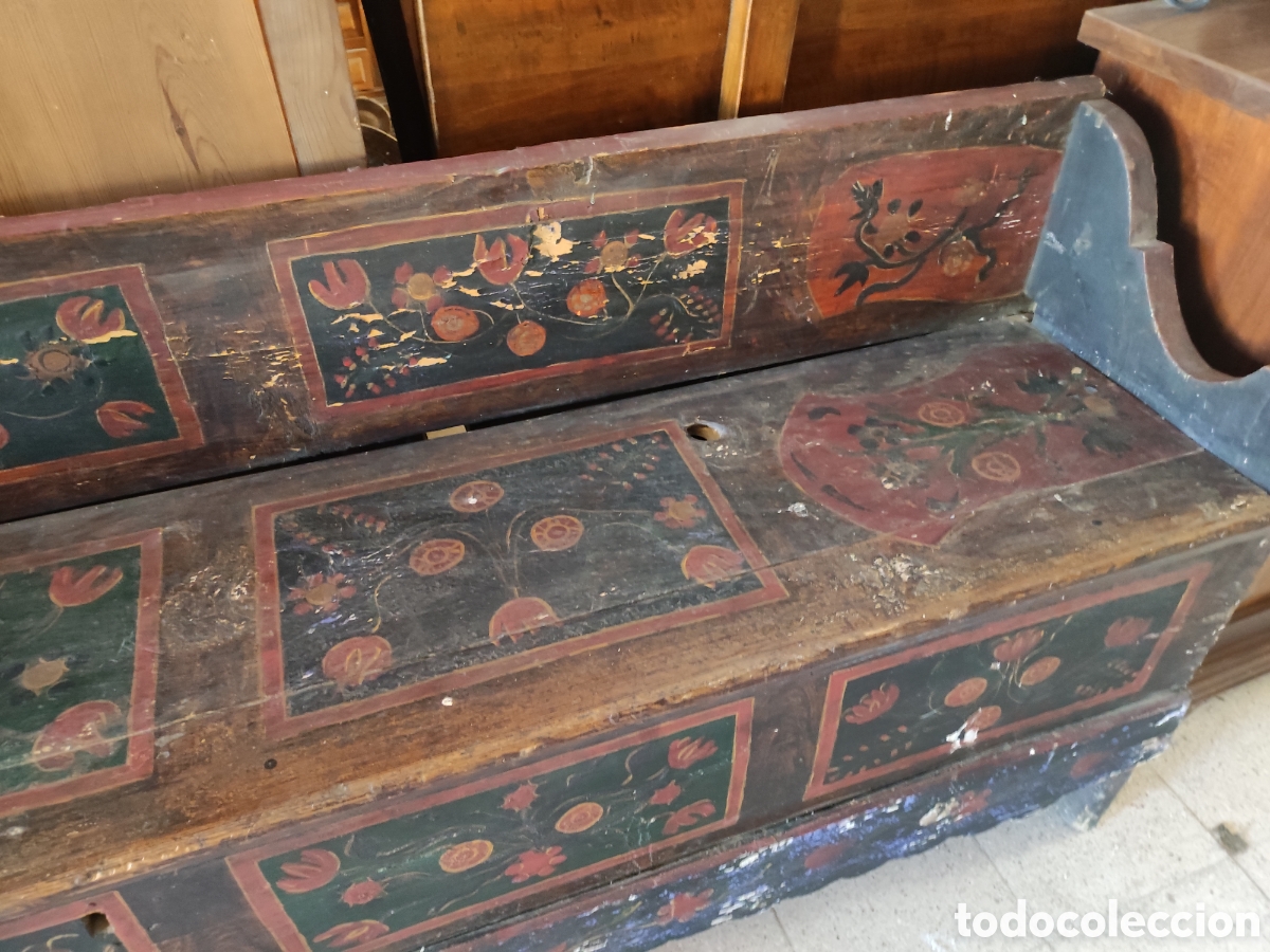Antig&uuml;edades: Banco arca pintado siglo XIX - Foto 3
