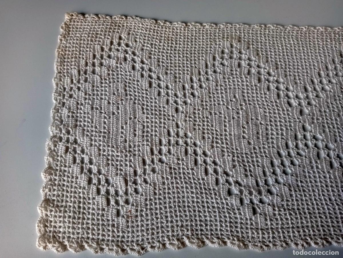 Antig&uuml;edades: ANTIGUO CAMINO DE MESA DE CROCHET HECHO A MANO