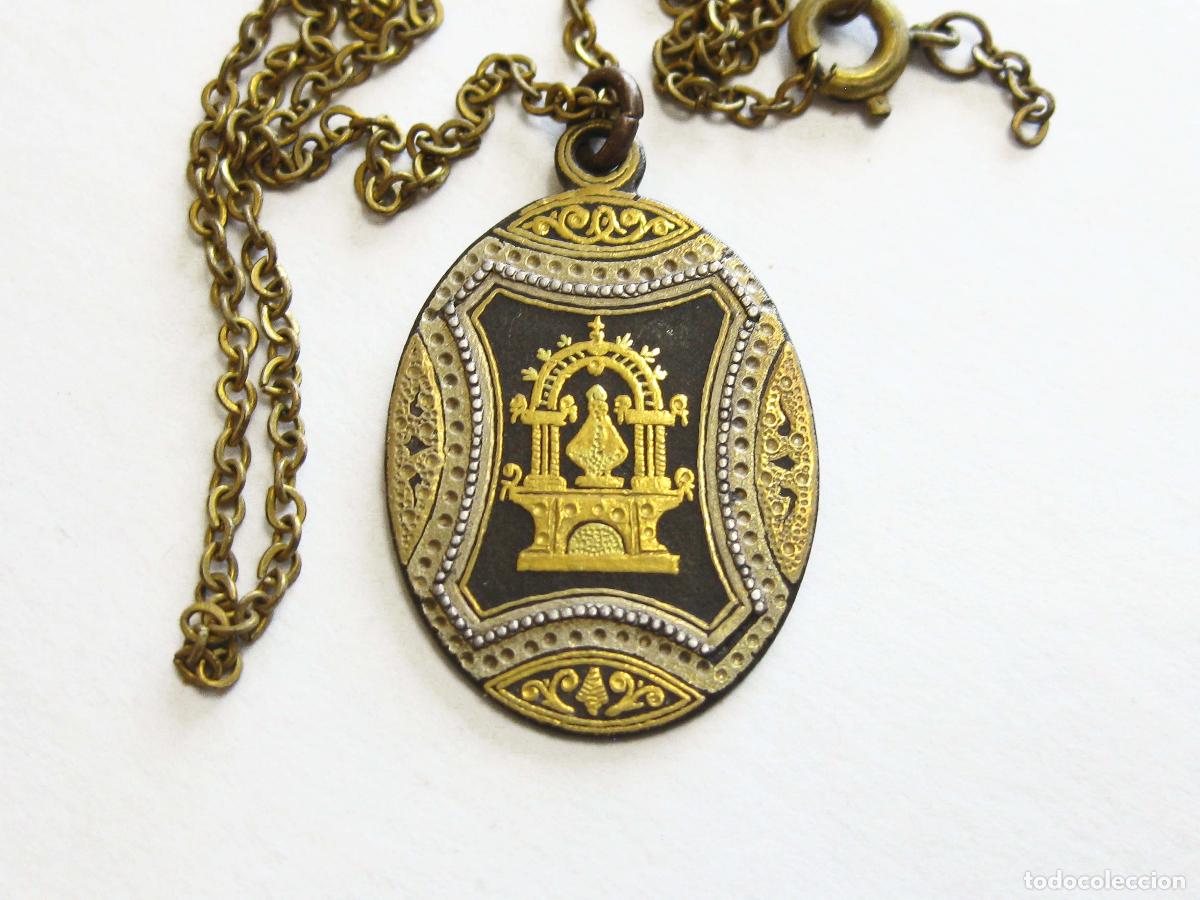 Antig&uuml;edades: MEDALLA RELIGIOSA DE LA VIRGEN DE NUESTRA SE&Ntilde;ORA DEL SAGRARIO. TOLEDO. ARTE DAMASQUINADO