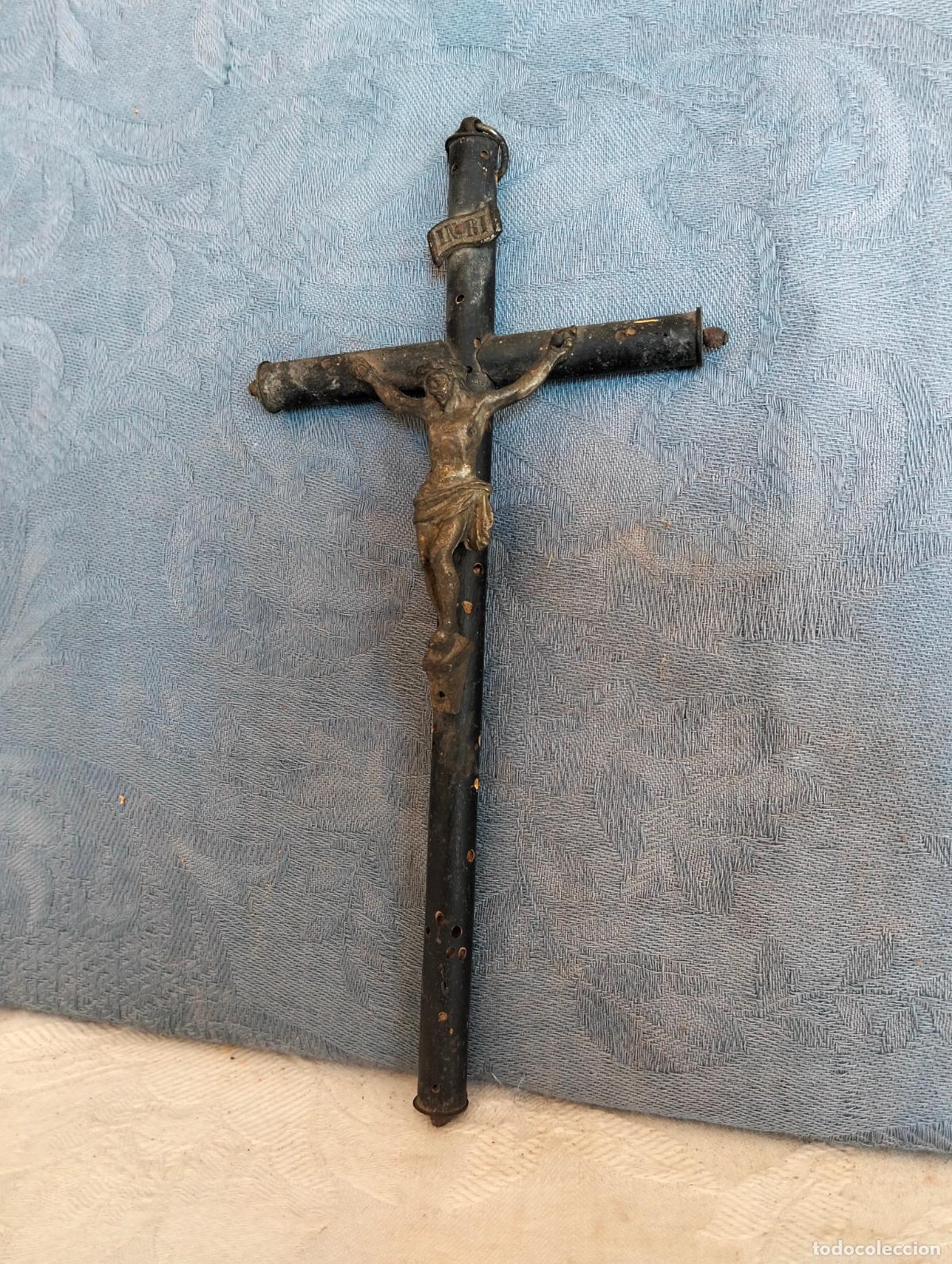 Antiguidades: Crucifijo antiguo negro de madera torneada Jes&uacute;s en la cruz Inri crucificado a&ntilde;os 20-30