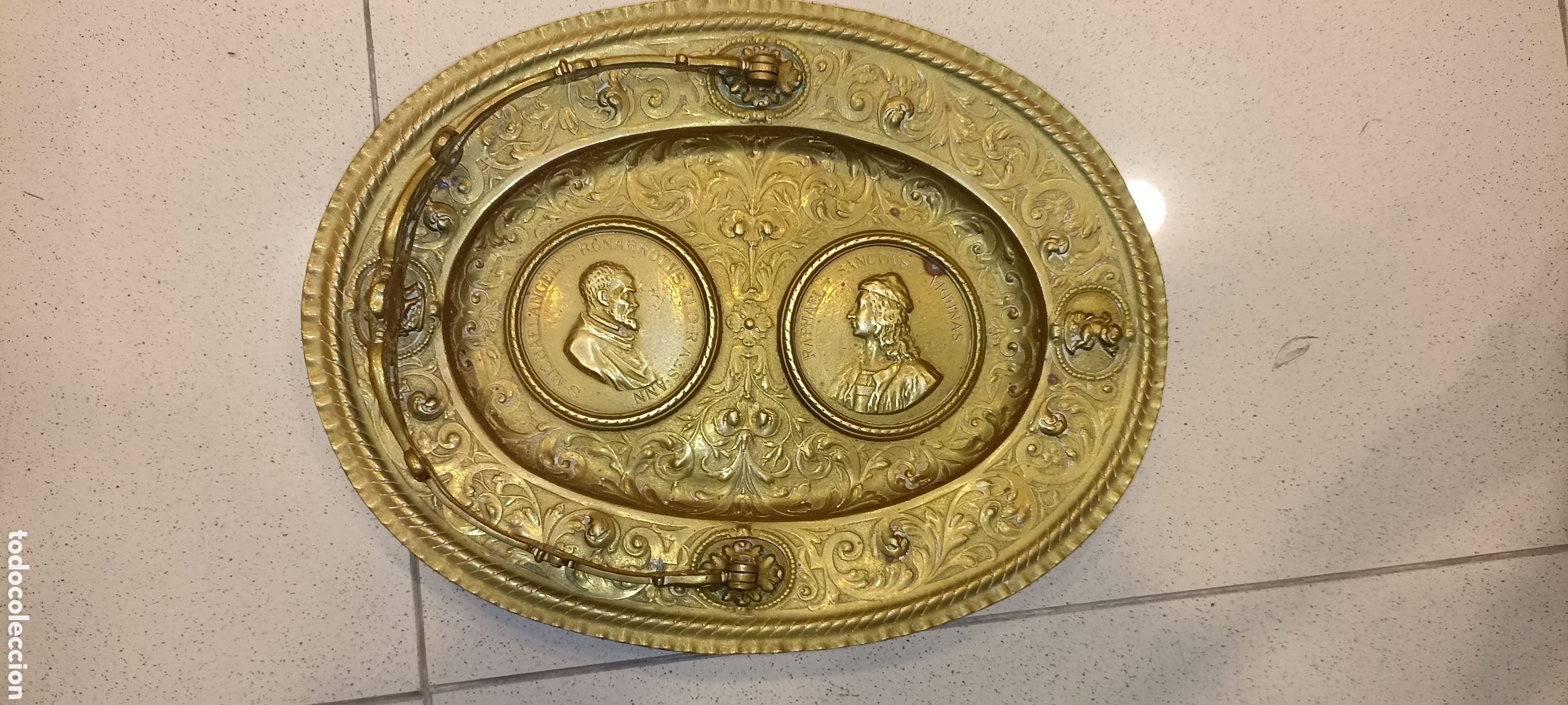Antig&uuml;edades: BANDEJA ANTIGUA EN BRONCE DORADO &ndash; ESTILO RENACENTISTA