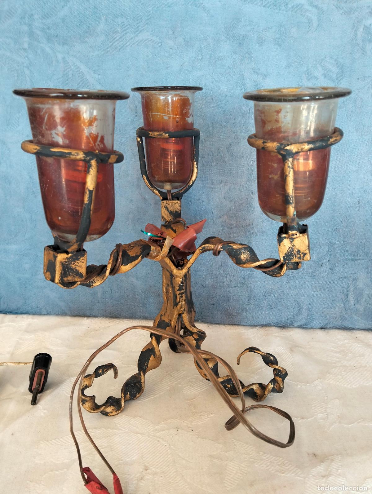 Antig&uuml;edades: L&aacute;mpara de iglesia antigua de hierro pintada en dorado 3 brazos estilo candelabro cristal a&ntilde;os 50