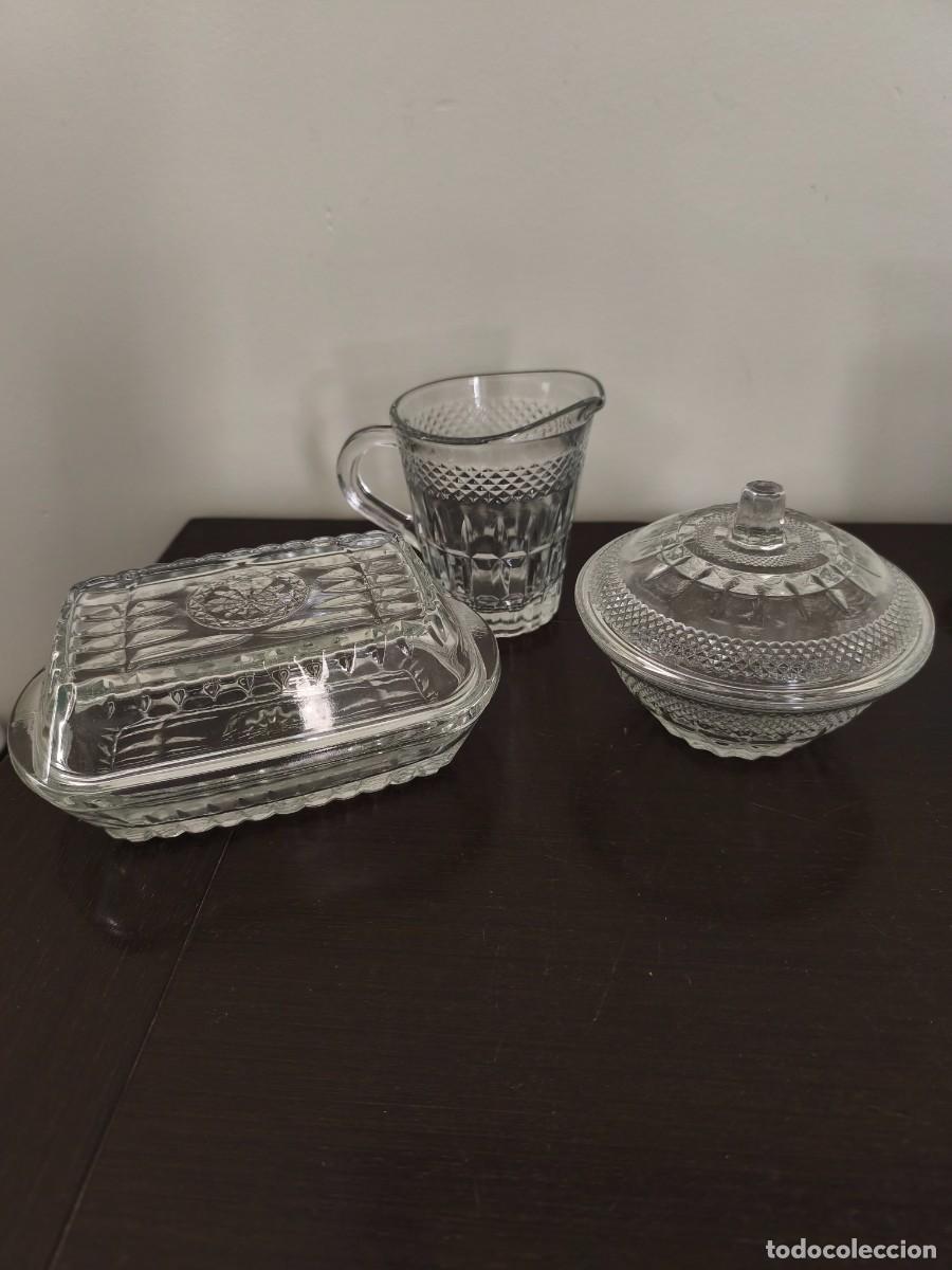 Antiquit&auml;ten: Conjunto de cristal tallado para desayunos.