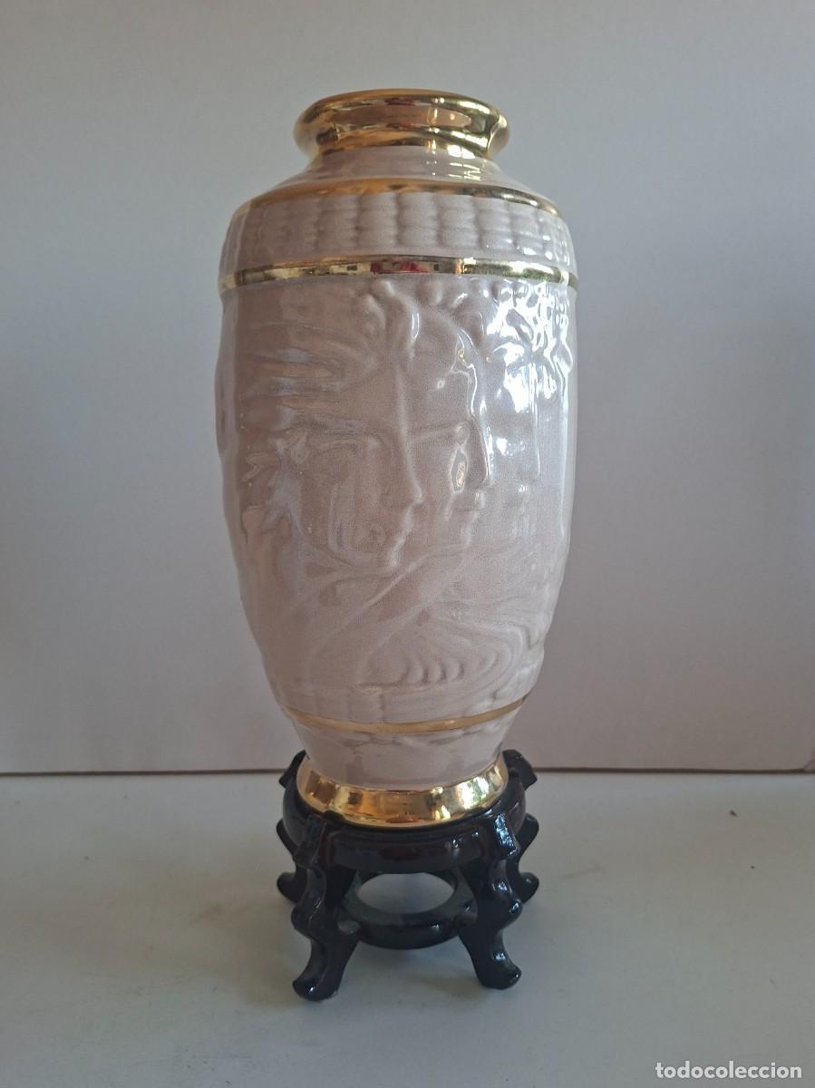 Antig&uuml;edades: JARR&Oacute;N MODERNISTA SOBRE PEANA JAPONESA - CER&Aacute;MICA ESMALTADA BRILLO CON BORDES DORADOS. FIRMADO