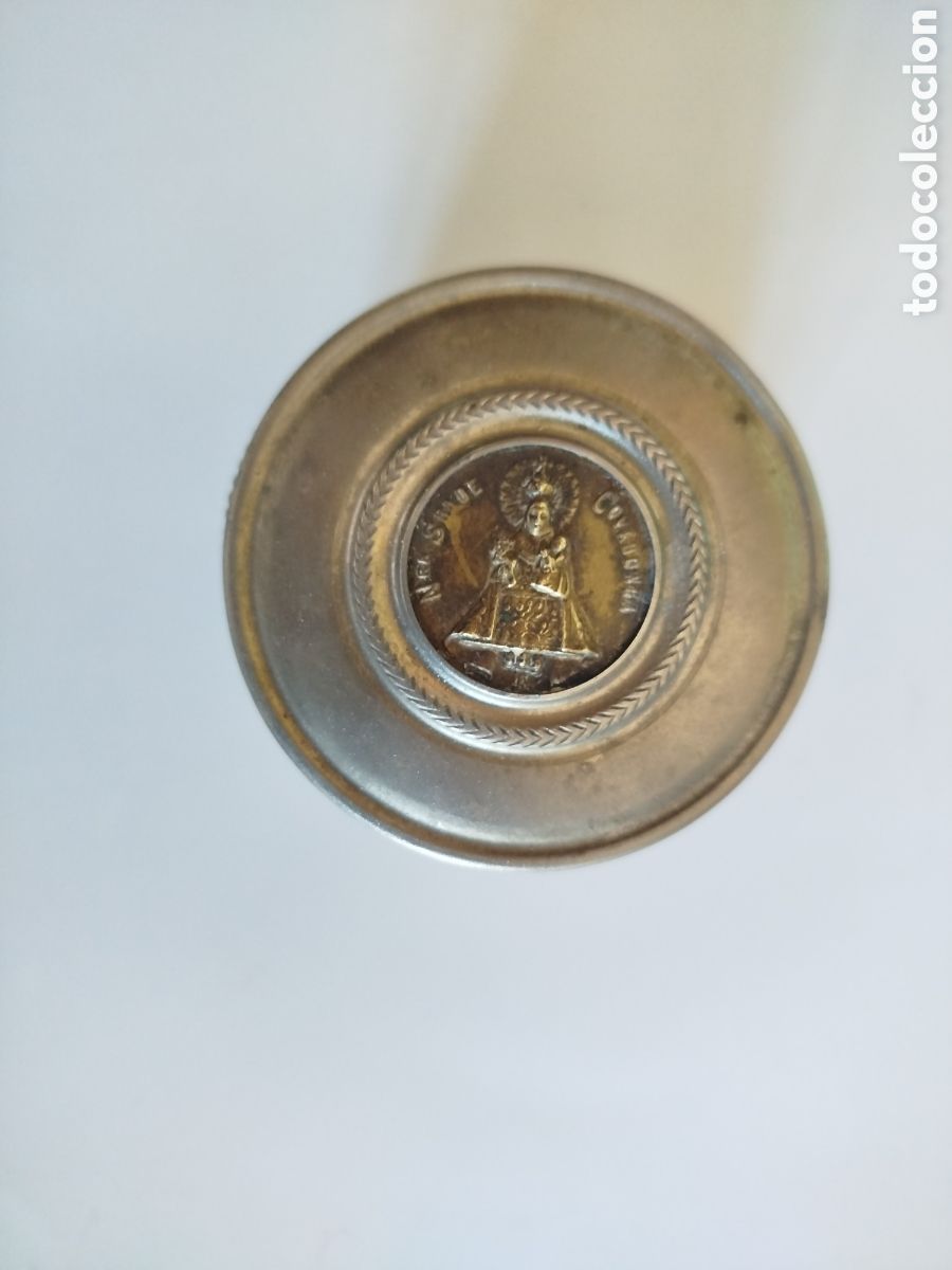 Antig&uuml;edades: CAJA VIRGEN DE COVADONGA DE METAL CON ESPEJO EN LA TAPA.