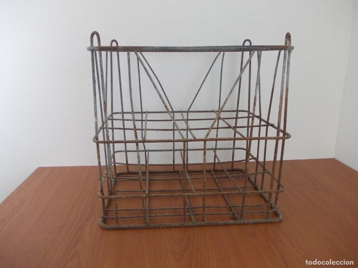 Antig&uuml;edades: Caja met&aacute;lica antigua botellas gaseosa rejilla vintage