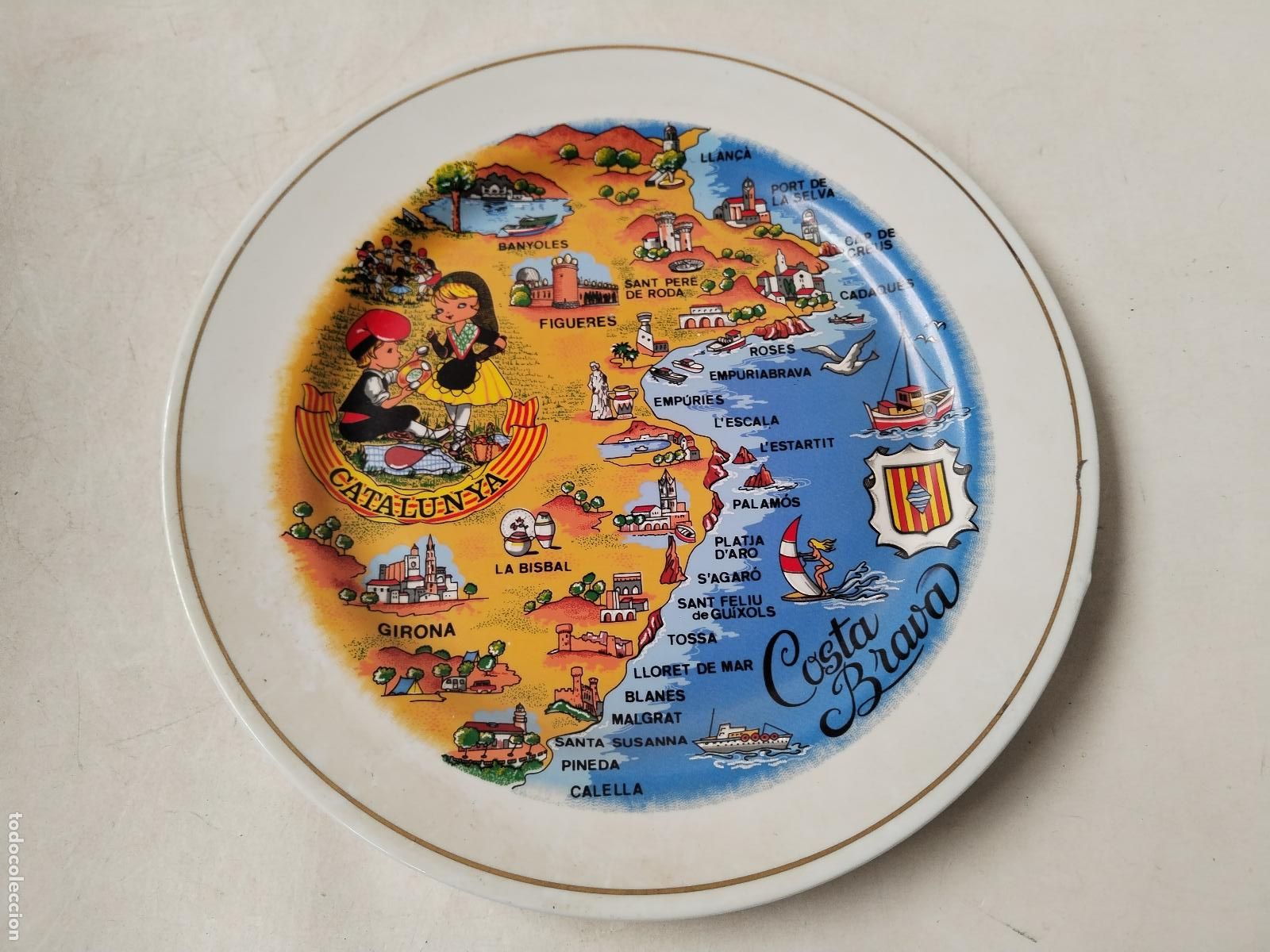 Antig&uuml;edades: plato costa brava, porcelana cipa batlle girona