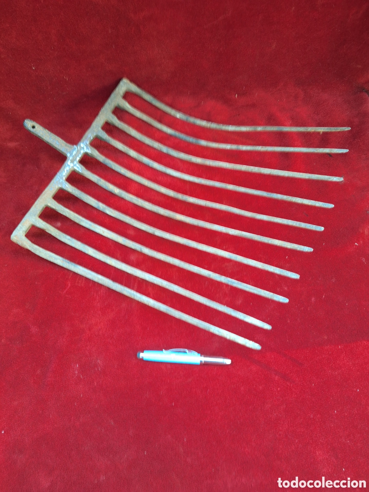 Antig&uuml;edades: Antiguo orquillo de hierro de 10 puntas! Heramienta de labranza.