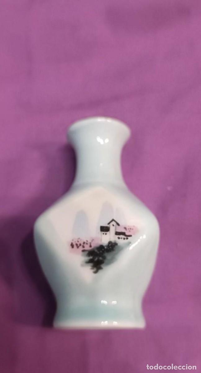 Antiguidades: Jarroncito porcelana made in china