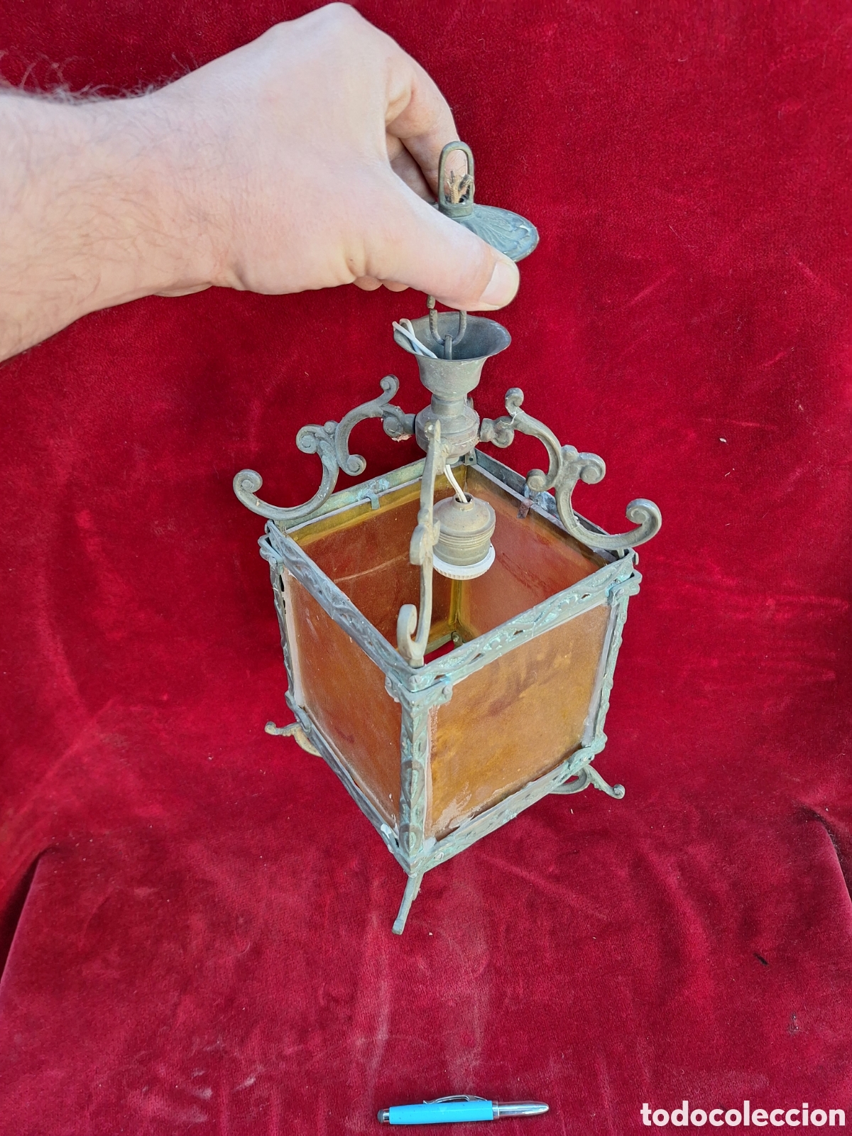 Antig&uuml;edades: Antigua lampara de techo, colgante, de bronce con cristales amarillos!