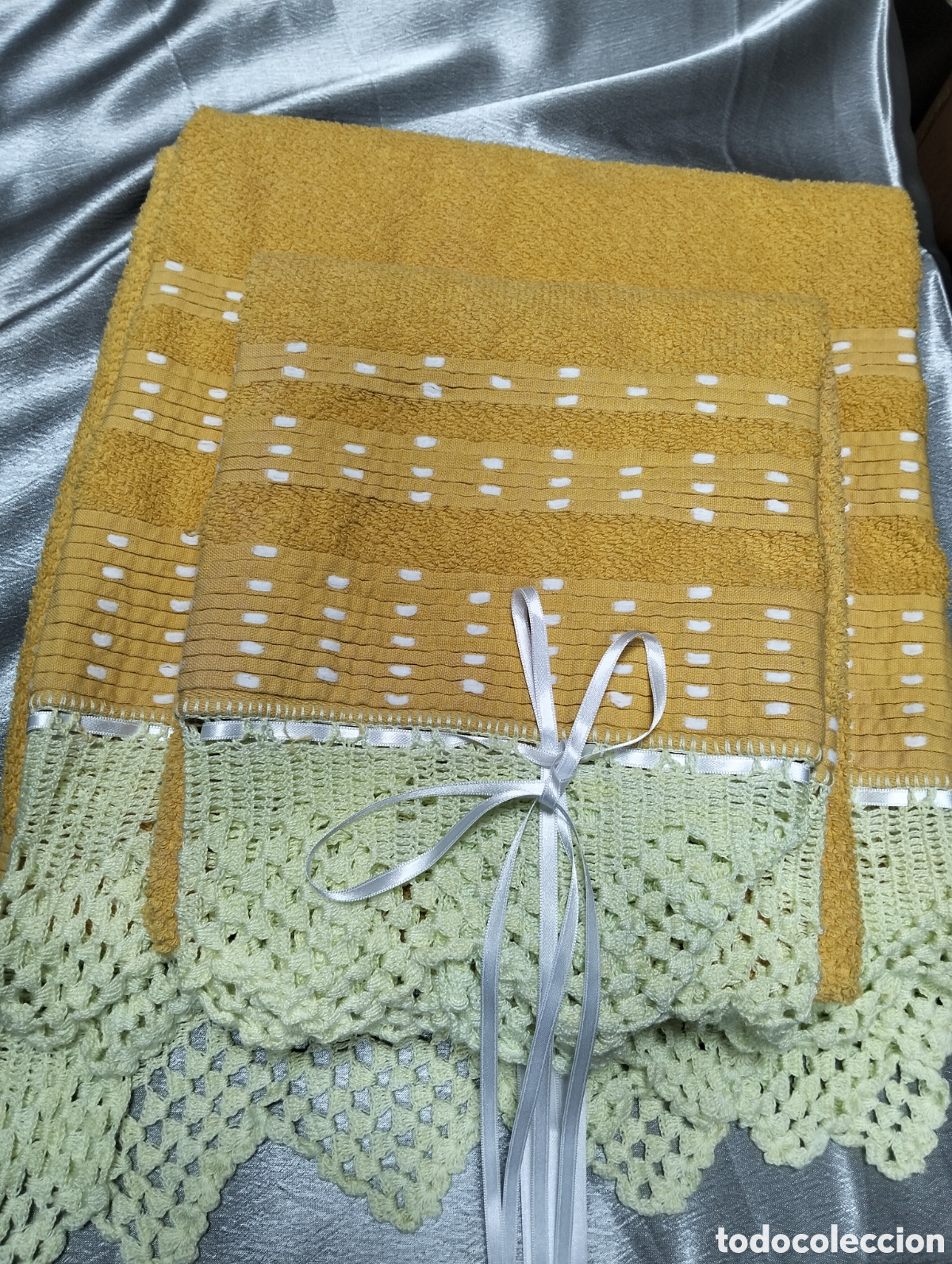 Antig&uuml;edades: Juego de Toallas con ganchillo hecho a mano