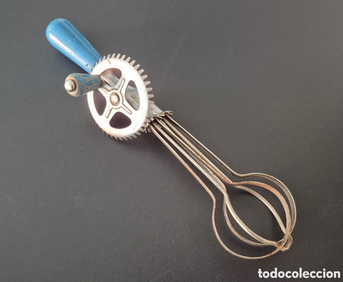Antiques: Batidora manual antigua engranaje mango madera