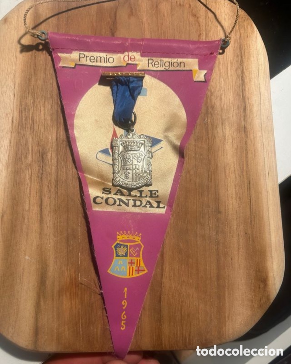 Antig&uuml;edades: Banderilla con medala LA SALLE CONDAL ( RELIGION)