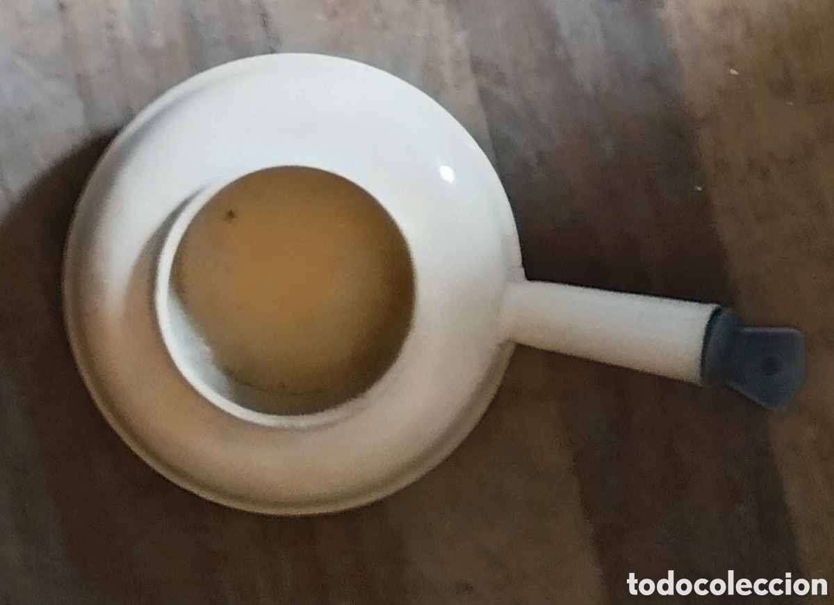 Antiquit&auml;ten: antigua ESCUPIDERA o BAC&Iacute;N de METAL ESMALTADO a&ntilde;os 50/60 EN BUEN ESTADO con pocas se&ntilde;ales de uso