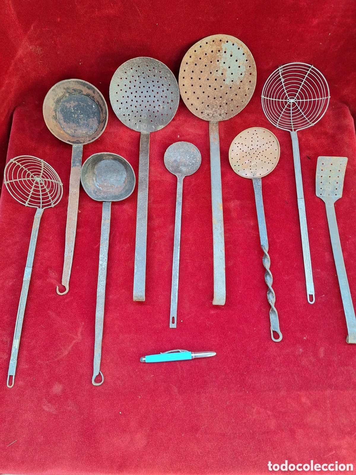 Antig&uuml;edades: Gran lote de 9antiguos utensillos de cocina de hierro forjado!