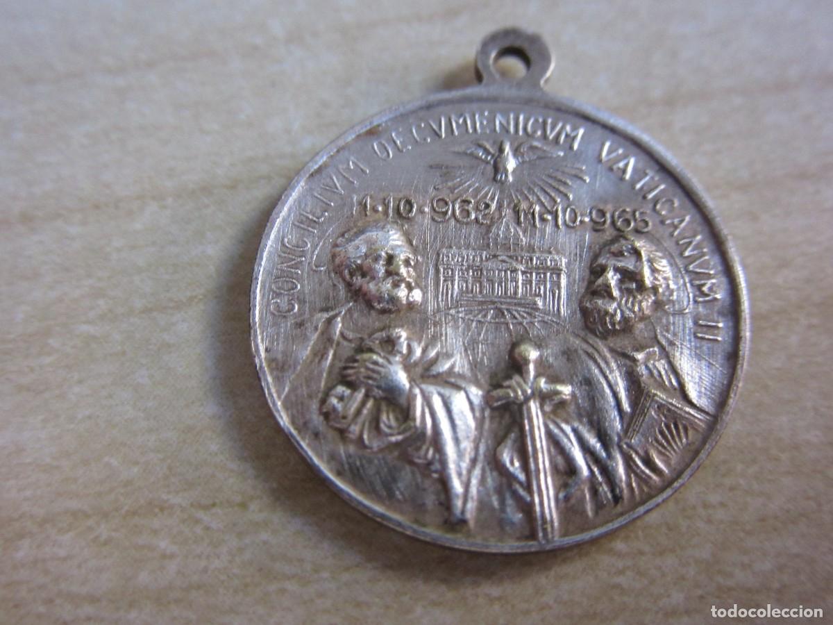 Antiquit&eacute;s: Medalla del Concilio Vaticano II (1962-1965)Con los Papas Juan XXIII y Pablo VI Di&aacute;metro 1,8 cm