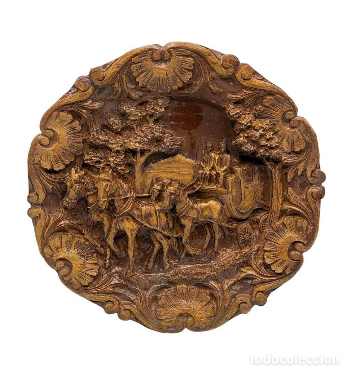 Antig&uuml;edades: Antiguo Plato de Relieves en Madera