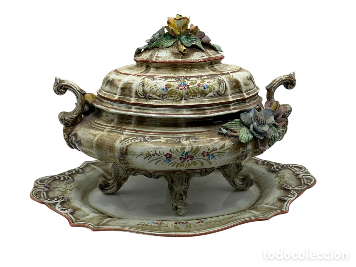 Antig&uuml;edades: Gran Sopera con Bandeja de Cer&aacute;mica Italiana