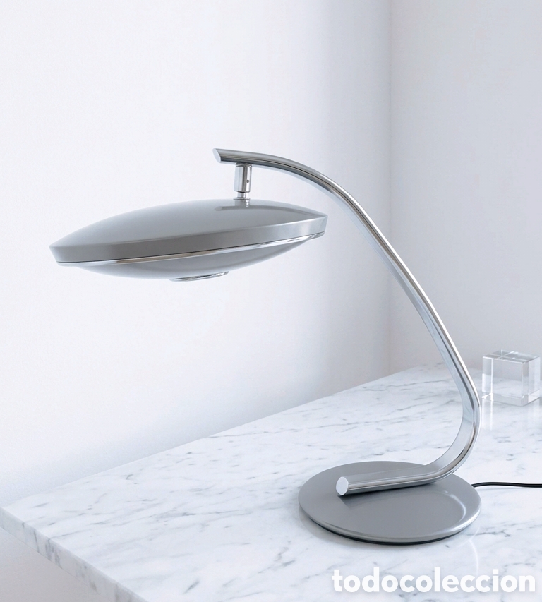 Antig&uuml;edades: L&aacute;mpara Fase Modelo 520 C, un cl&aacute;sico del dise&ntilde;o espa&ntilde;ol de mediados de siglo creado por Luis P&eacute;rez