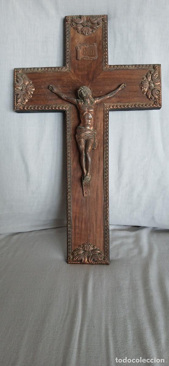 Antiguidades: Crucifijo antiguo, Industrias Easo en San Sebasti&aacute;n, del siglo XX. Ver foto y descripci&oacute;n!
