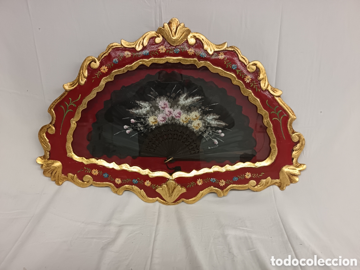 Antiques: PRECIOSA ABANIQUERA MADERA POLICROMADA, CON ABANICO DE MADERA CON PA&Iacute;S PINTADO Y FIRMADO