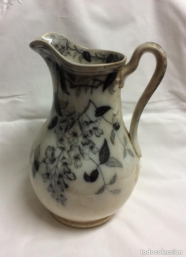 Antig&uuml;edades: JARRA EN PORCELANA INGLESA WESTERIA- Altura 19 cm