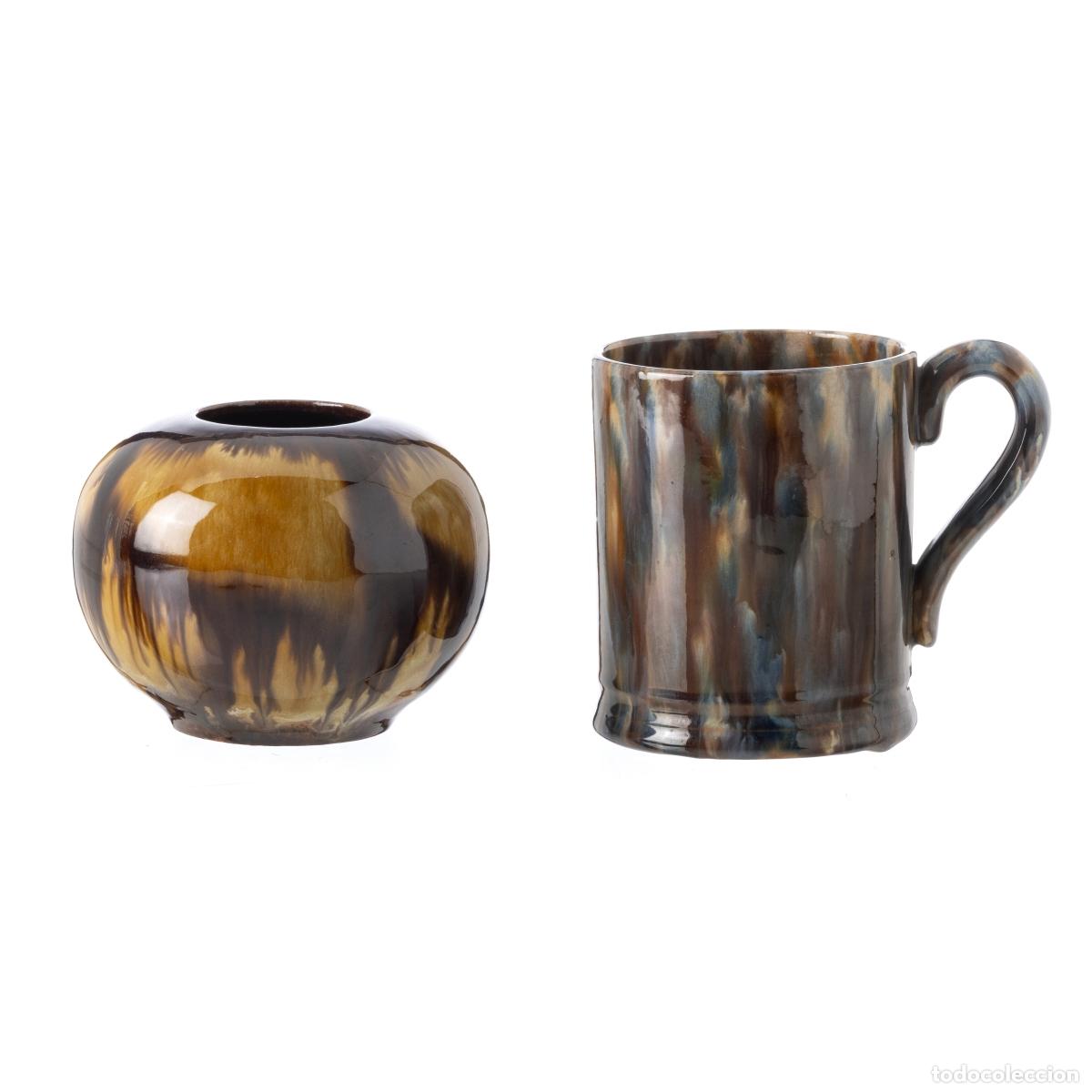 Antig&uuml;edades: Taza y jarra de loza.