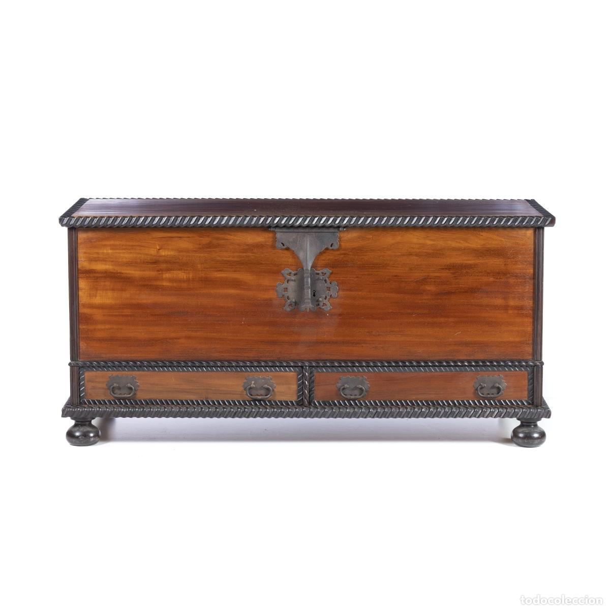 Antig&uuml;edades: C&oacute;moda con dos cajones