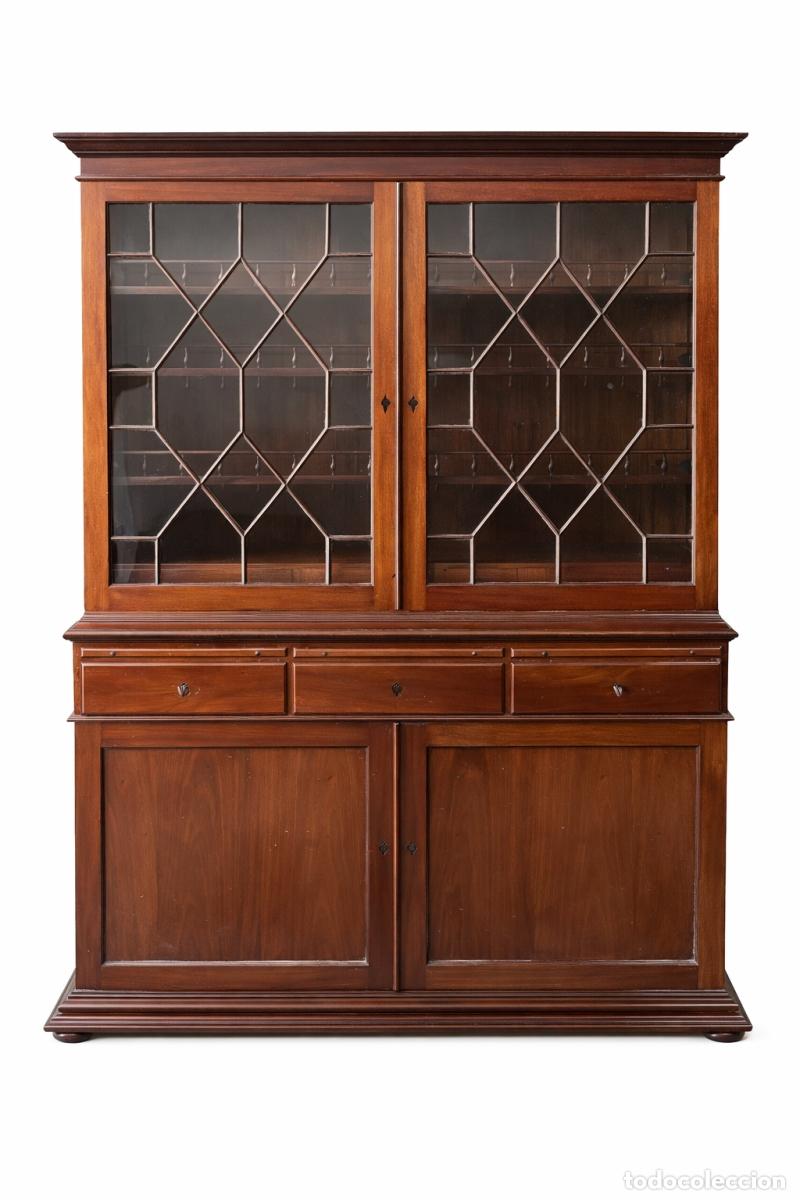 Antiguidades: armario