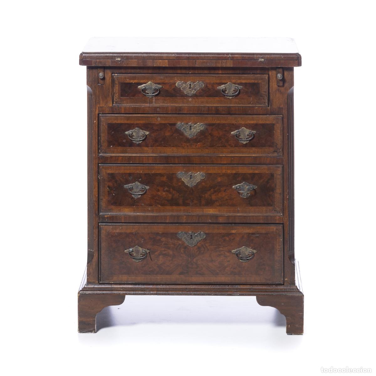 Antiquit&auml;ten: MESILLA DE NOCHE