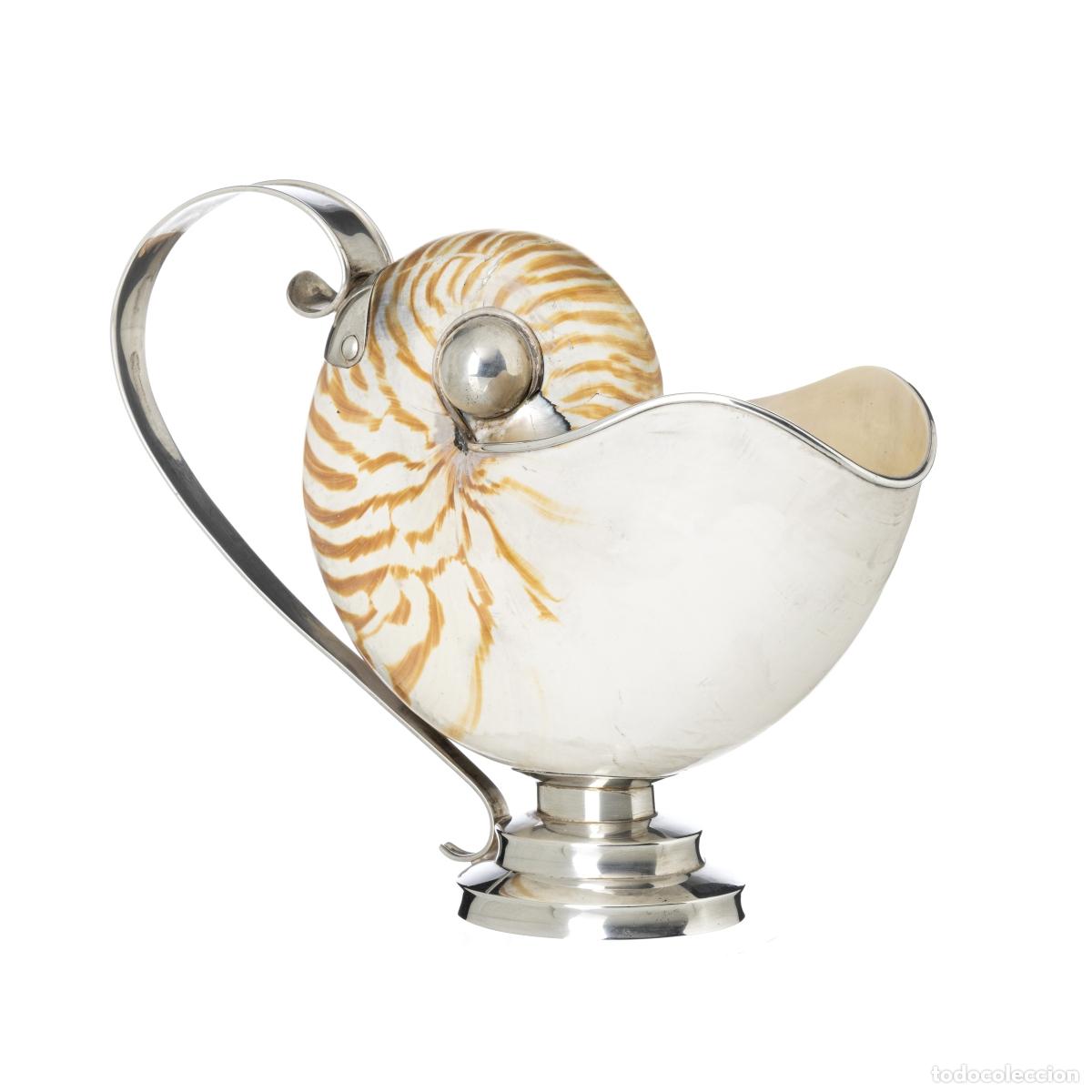 Antig&uuml;edades: Salsera ba&ntilde;ada en plata