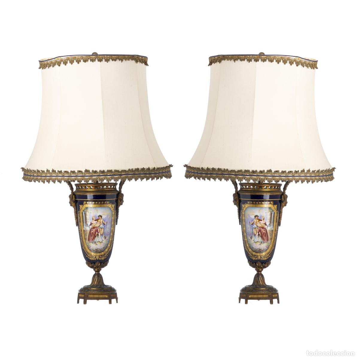 Antig&uuml;edades: PAR DE JARROS DE S&Egrave;VRES