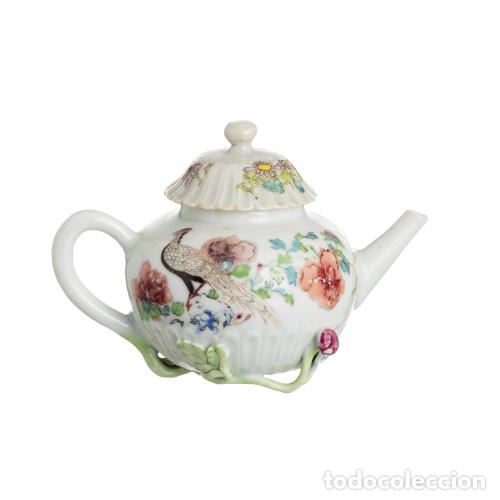 Antig&uuml;edades: Tetera con tapa de porcelana