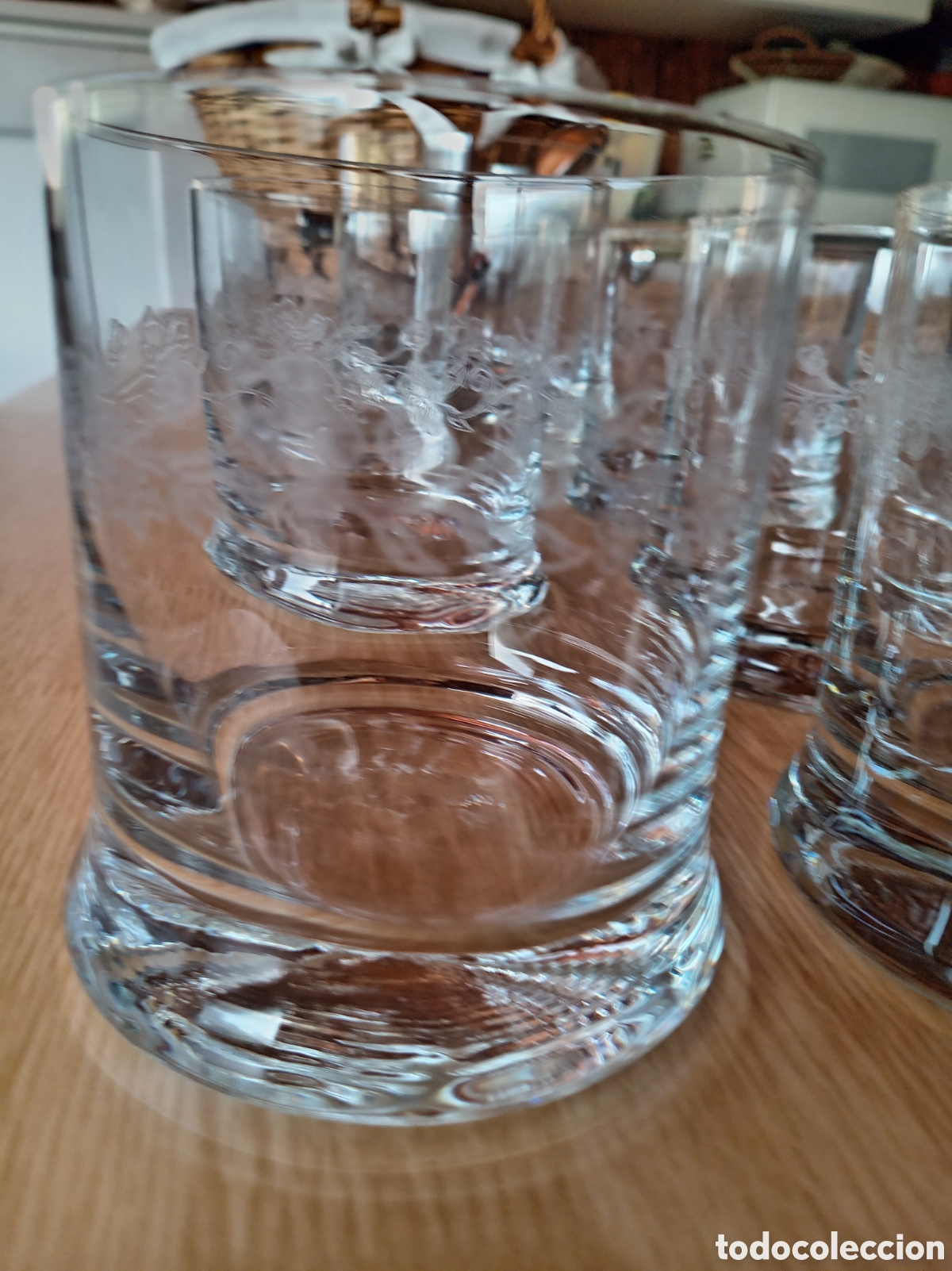 Antig&uuml;edades: Cubitera de cristal con asas y vasos - Foto 2