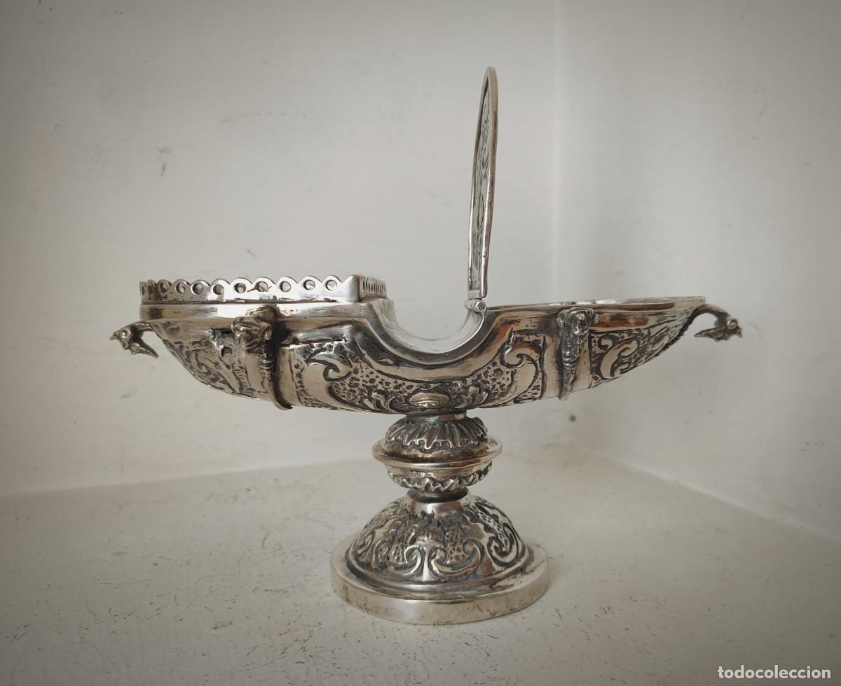 Antig&uuml;edades: NAVETA DE PLATA( 24 cm )