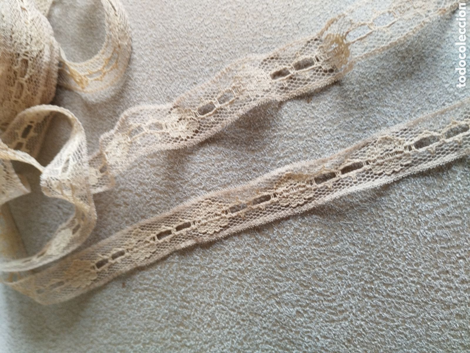 Antig&uuml;edades: *8,80M.ENCAJE SOBRE TUL. (Rf:122/*)