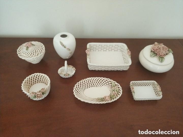 Antig&uuml;edades: Lote de 8 piezas de ceramica trenzada de Manises Valencia Barro Art, joyeros, bandejas, cestas