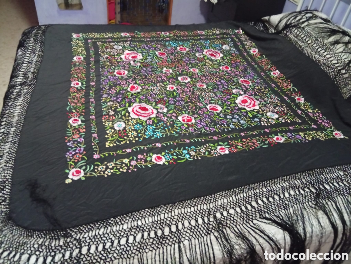 Antig&uuml;edades: MANTON DE MANILA BORDADO A MANO