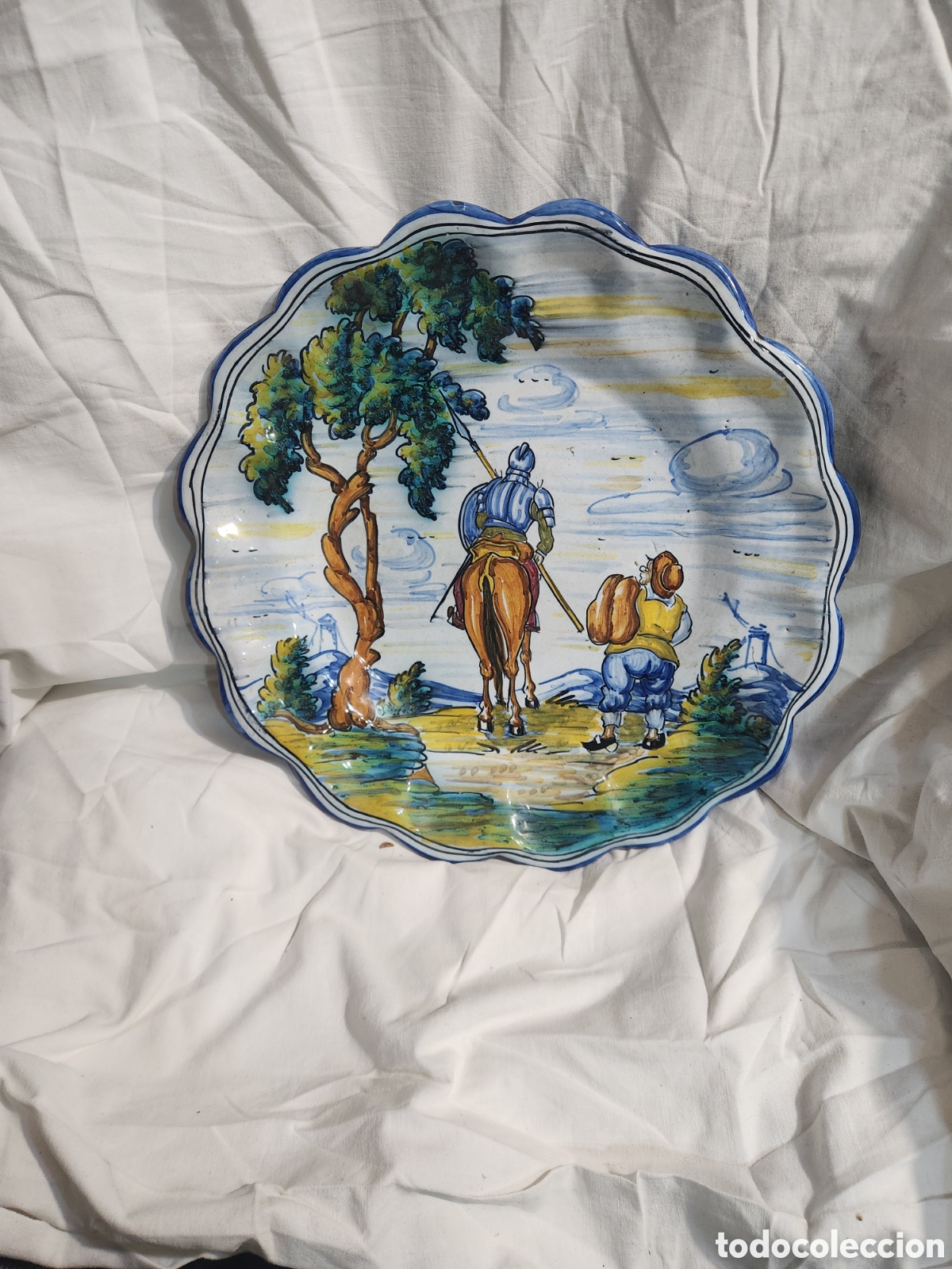 Antig&uuml;edades: GRAN PLATO CERAMICA TALAVERA 25. ESCENA QUIJOTE DIF&Iacute;CIL ENCONTRAR. 32cm.No se aprecian da&ntilde;os. Firmad