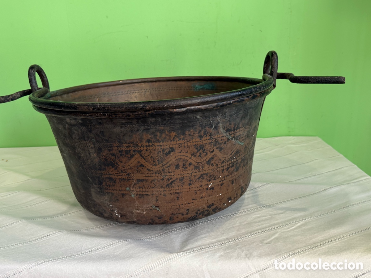Antiquit&auml;ten: Antiguo caldero de cobre siglo XIX caldera de matanza 57 cm gran tama&ntilde;o artesanal con asas de forja