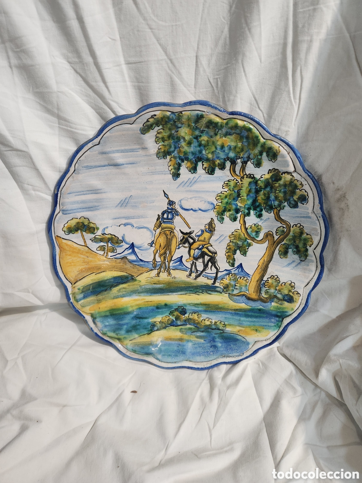 Antiguidades: GRAN PLATO CERAMICA TALAVERA SASO. ESCENA QUIJOTE. 33CM.
