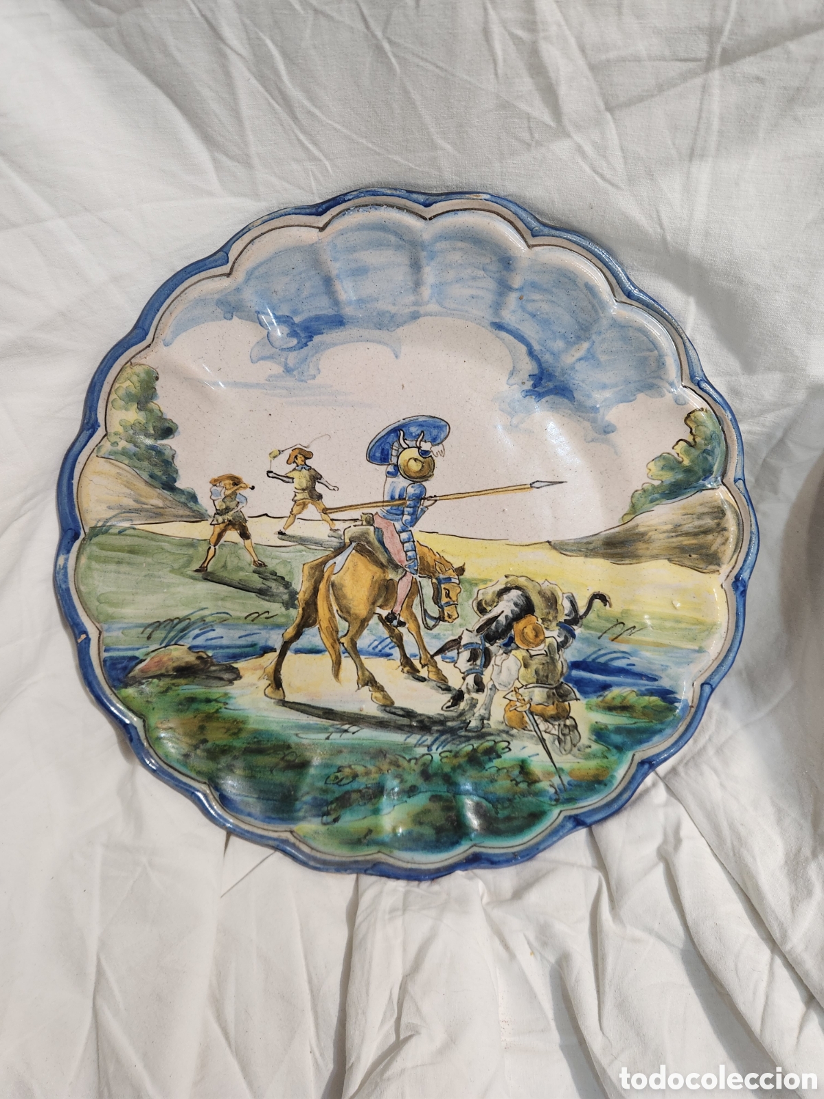 Antig&uuml;edades: GRAN PLATO TALAVERA SERIE QUIJOTE. FIRMADO SASO.