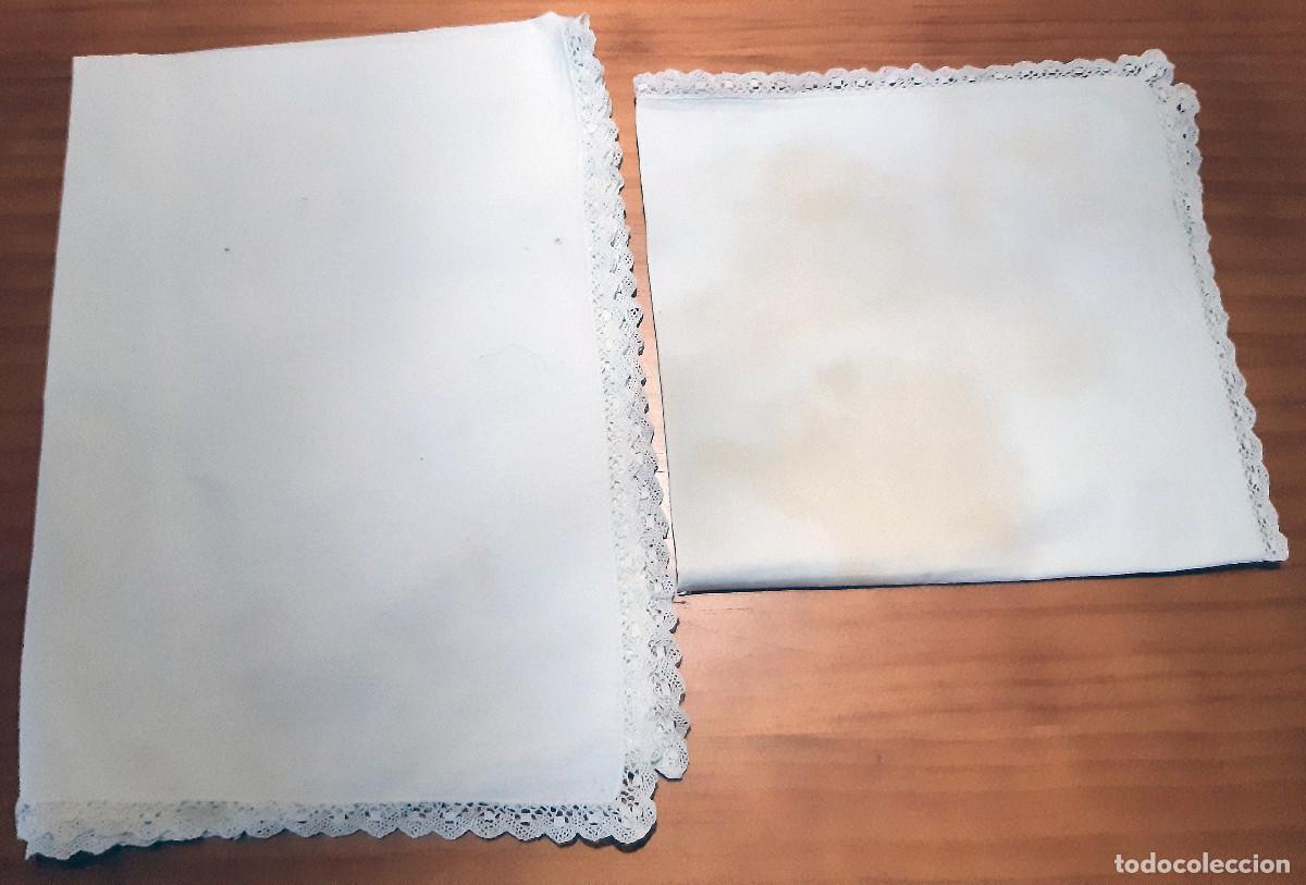 Antig&uuml;edades: DOS PEQUE&Ntilde;OS Y SENCILLOS TAPETES - BORDE BORDADO A MANO