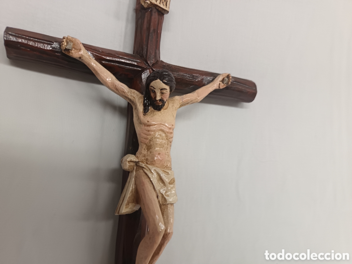 Antig&uuml;edades: CRUCIFIJO, CRISTO, TALLADO EN MADERA Y POLICROMADO, 42 CM
