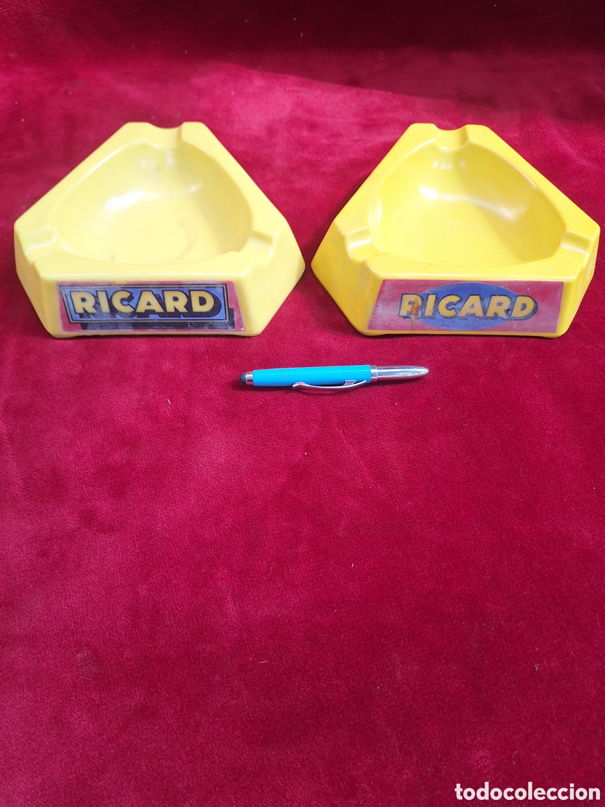 Antig&uuml;edades: Lote 2 ceniceros de cristal publicitarios de anis Ricard! Francia.