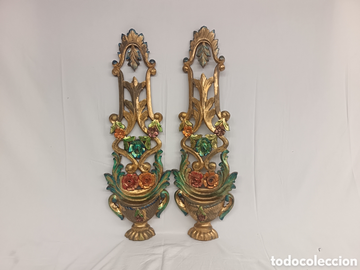 Antig&uuml;edades: PAREJA DE APLIQUES DE PARED, PARA FLORES, BENDITERAS, MADERA POLICROMADA, 70 CM