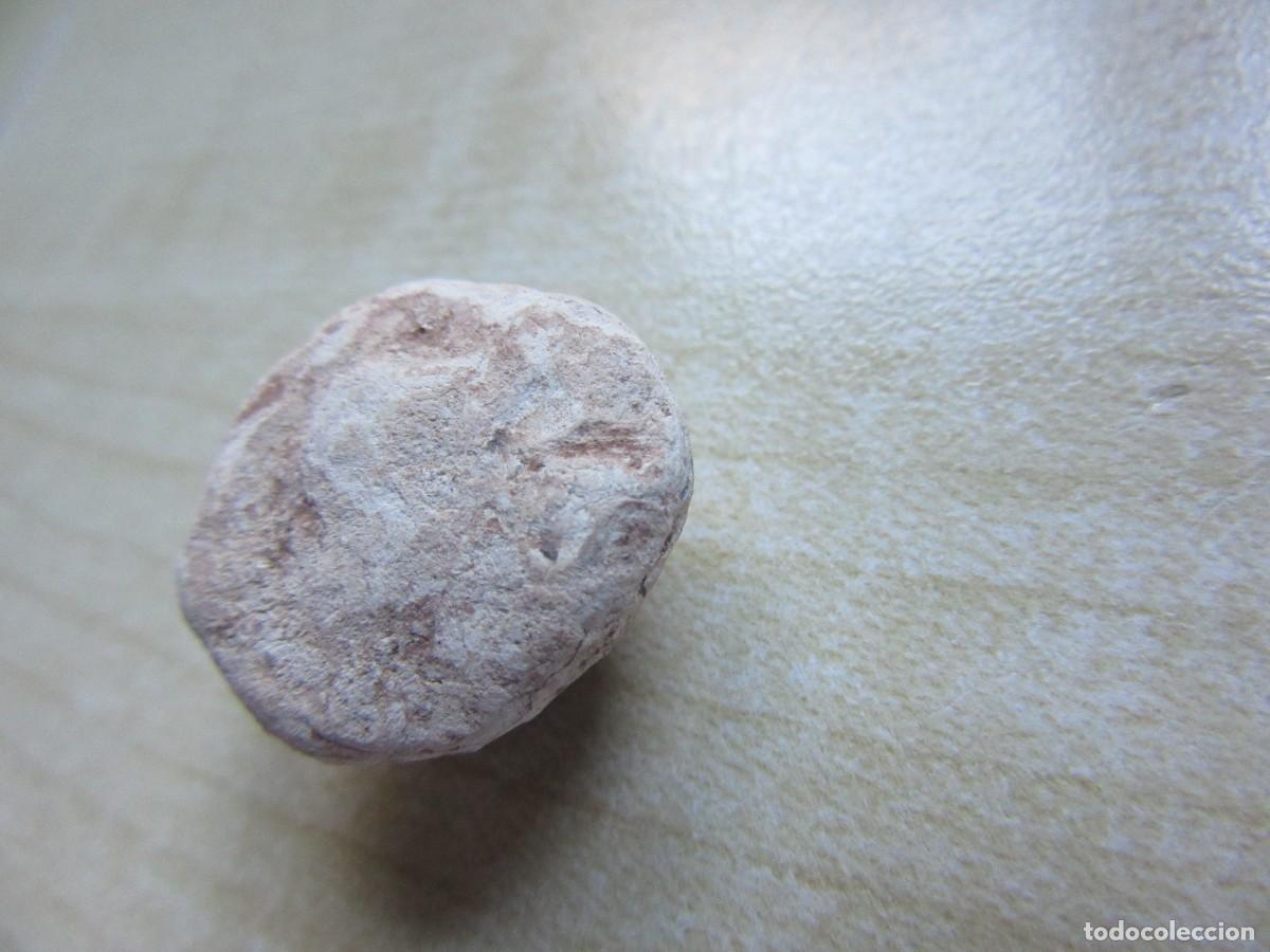 Antiquit&eacute;s: Precinto - sello de plomo de &eacute;poca romana con caras Di&aacute;metro 1,8 cm