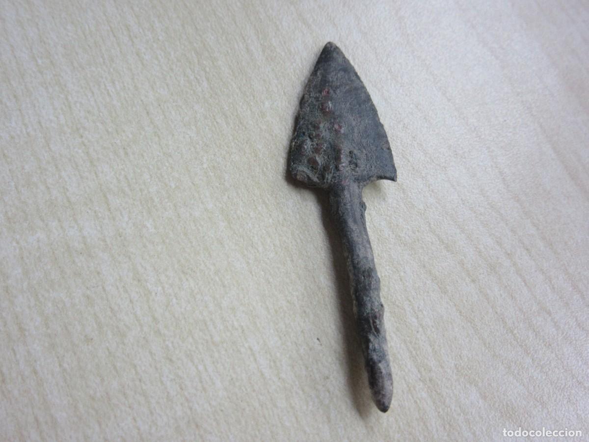 Antiquit&auml;ten: Flecha antigua Bronce &Eacute;poca romana Medidas 4,8 cm