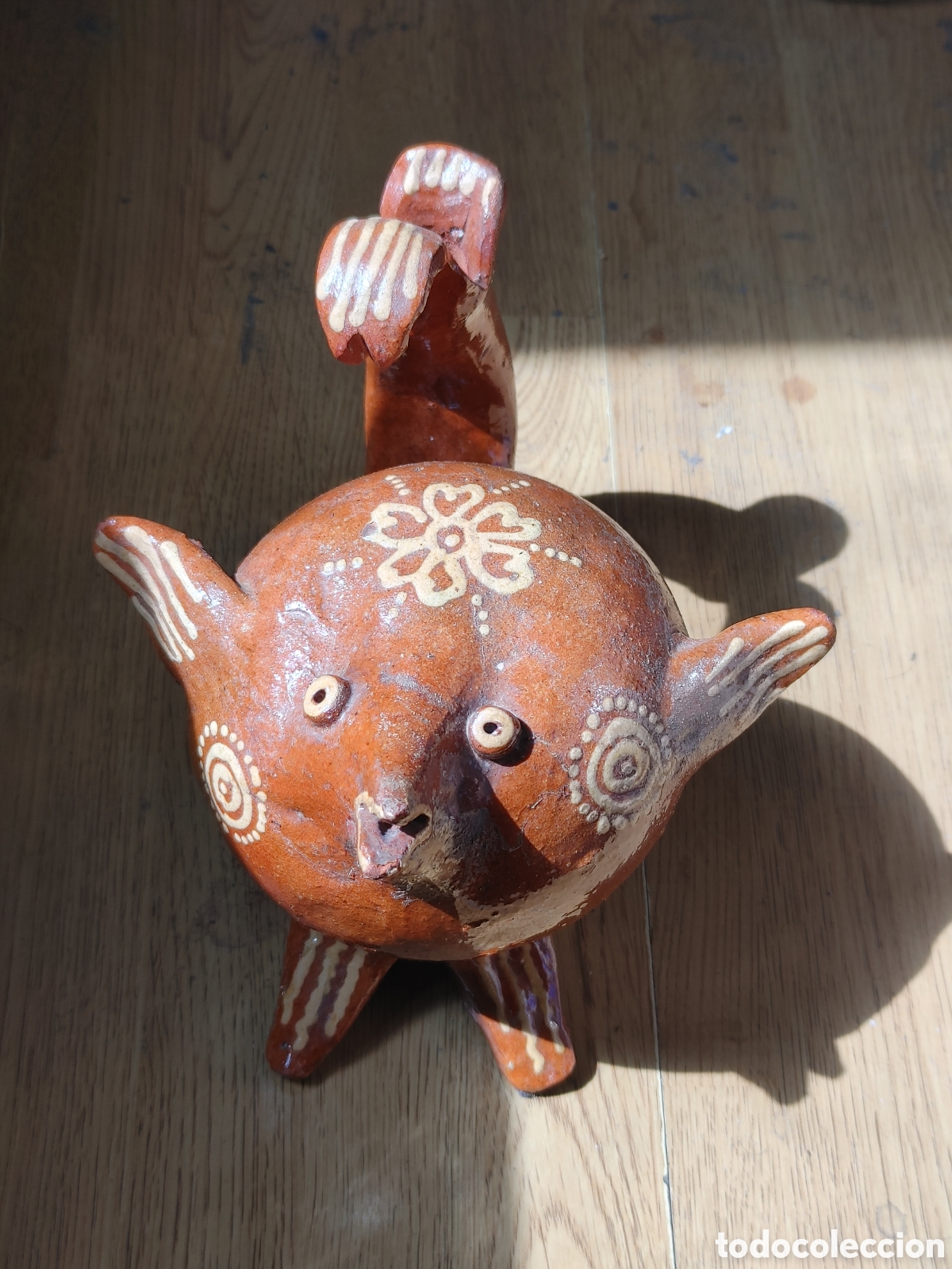 Antig&uuml;edades: Antiguo botijo en ceramica. Con forma de pez. - Foto 2