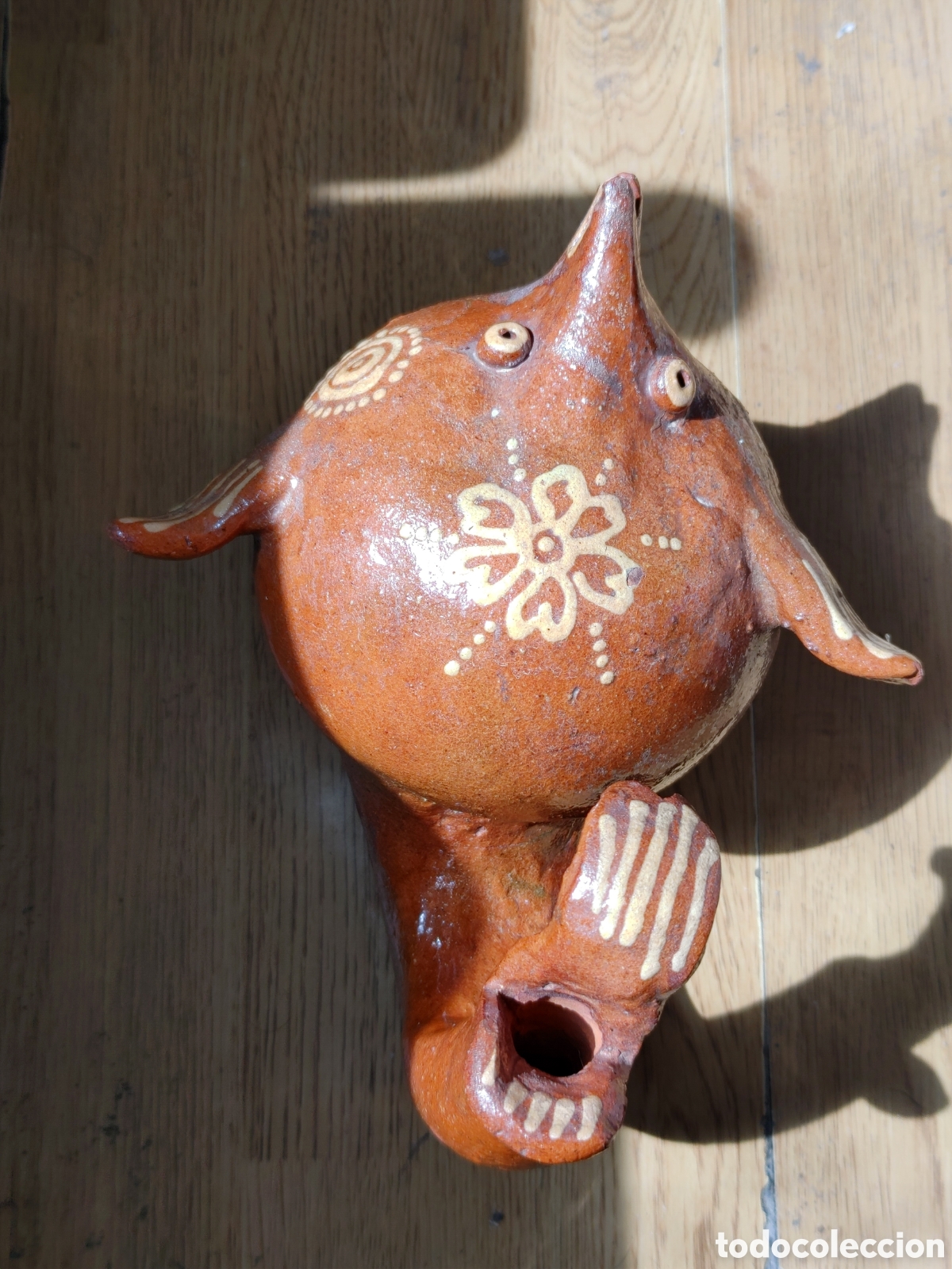 Antig&uuml;edades: Antiguo botijo en ceramica. Con forma de pez. - Foto 5
